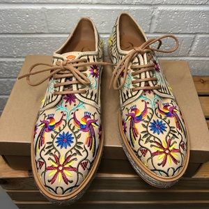 Handmade Suede Oxford, Embroidered, laced, Loafers, made in Spain, by Kanna